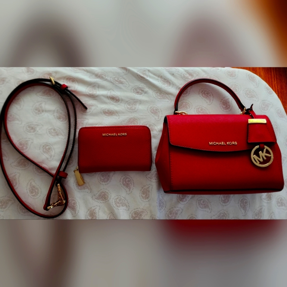 Michael Kors Ava Mini Bag and Wallet Set